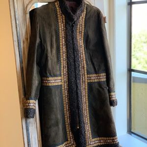 ⭐️SALE!!! Auth. Vintage Suede Embroidered Coat WARM⭐️